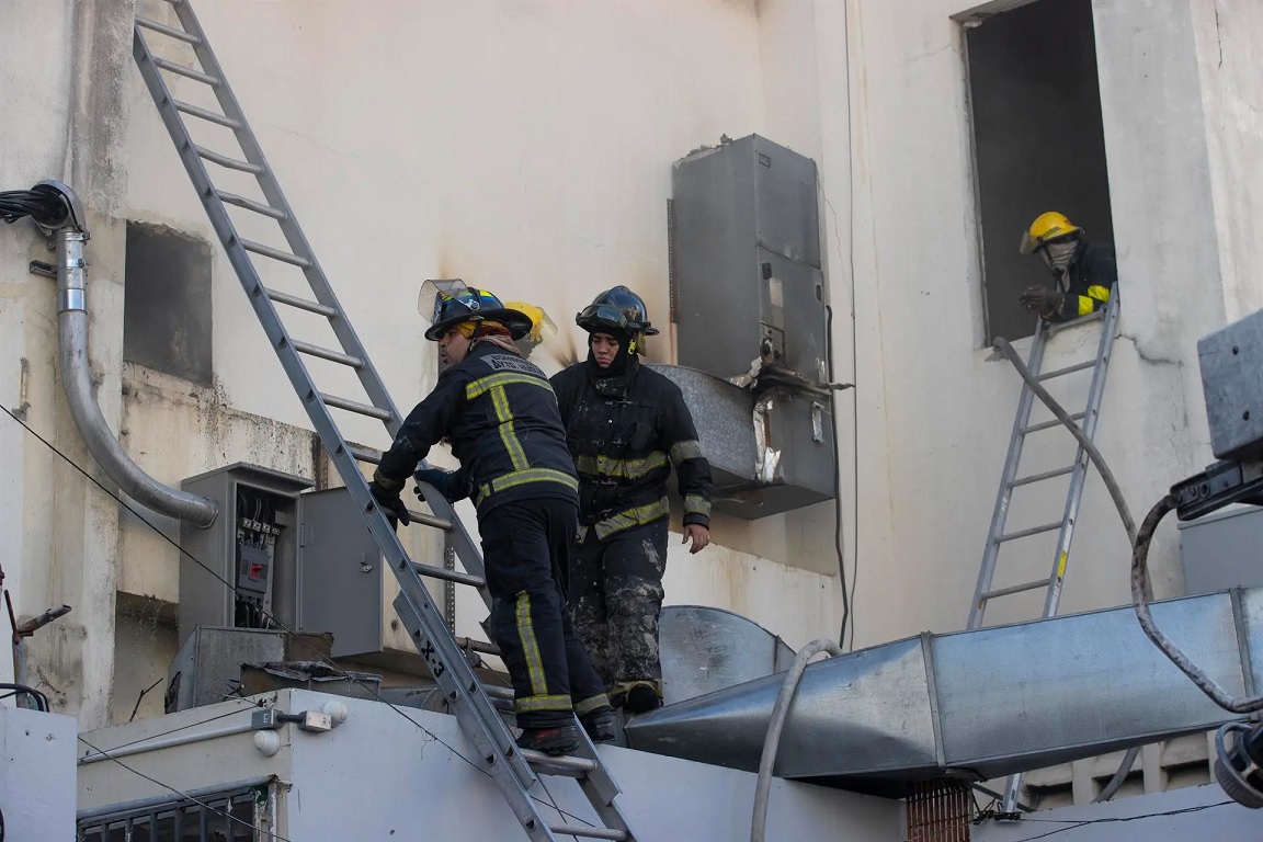 Un muerto y tres heridos en incendio ocurrido en televisora dominicana