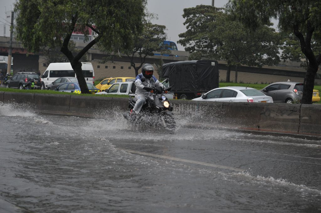 Lluvias dejan 10 muertos y más de 5 mil 500 damnificados en 20 días en Colombia