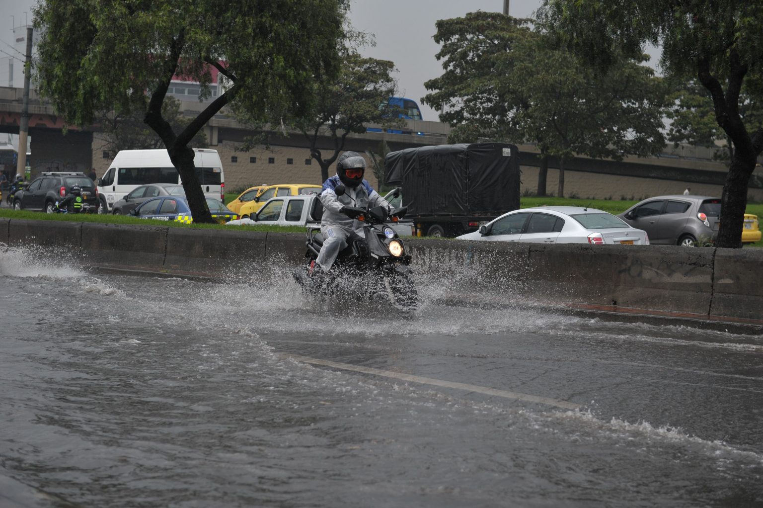 Lluvias dejan 10 muertos y más de 5 mil 500 damnificados en 20 días en Colombia