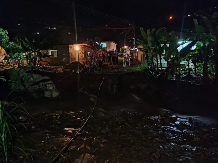 Organismos de seguridad y rescate activaron alerta ante fuertes lluvias en Mérida