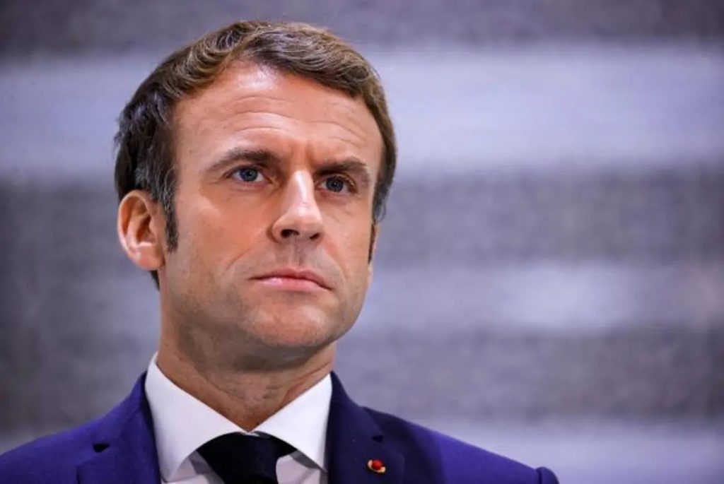 Emmanuel Macron reitera su apoyo a Volodímir Zelenski tras discrepar por el genocidio