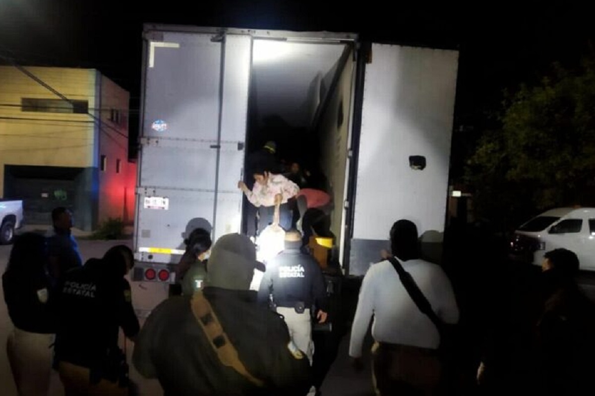 Venezolano integraba grupo de migrantes hacinados en un tráiler al norte de México