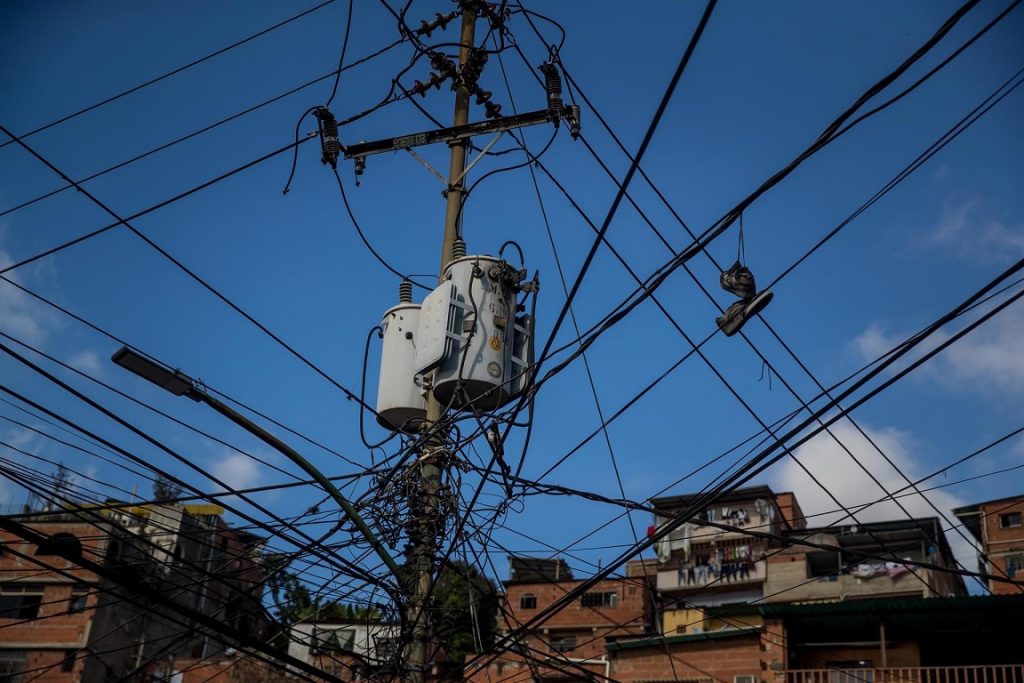 OVSP: 62% de venezolanos de 12 ciudades valora negativamente el servicio eléctrico
