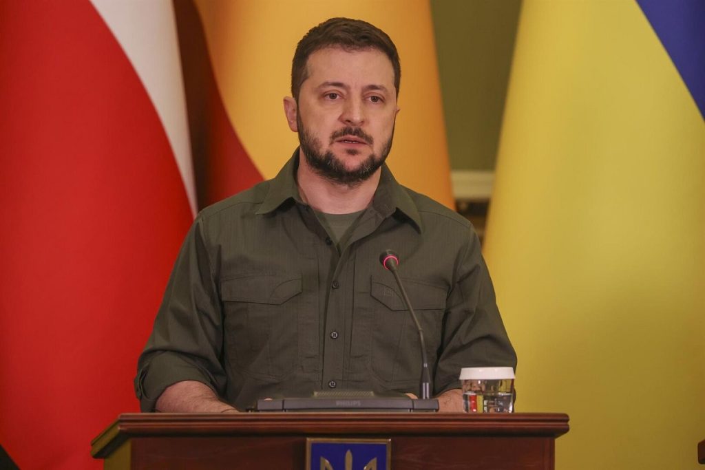 Zelenski acusa a Rusia de querer deshabitar Donbás y destruirlo como Mariúpol