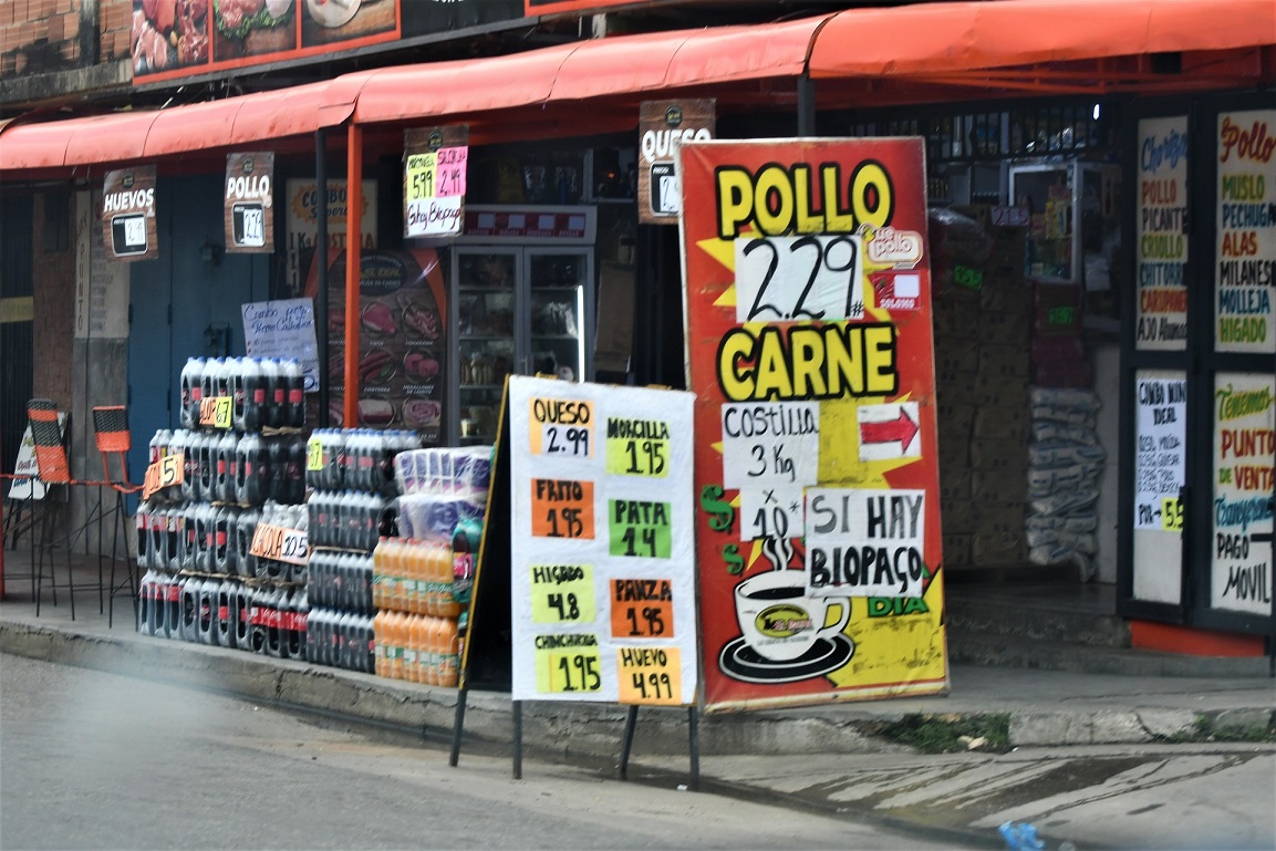Policía de Valencia obligó a comerciantes de Bella Florida a retirar obstáculos de las aceras