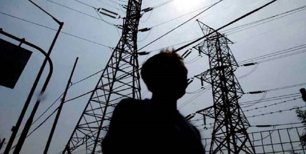 Trabajador de Corpoelec en grave situación de salud tras recibir fuerte descarga eléctrica en Puerto Cabello