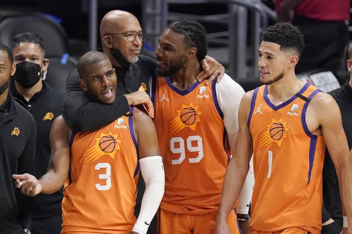 Monty Williams es el técnico del año en la NBA