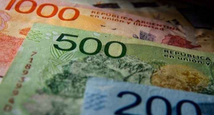 Argentina renovará billetes de su moneda, una de las más devaluadas del mundo
