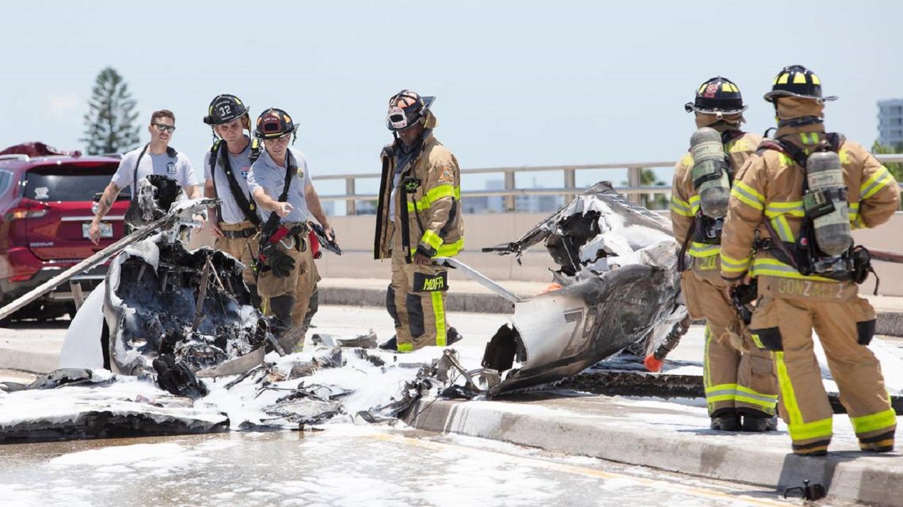Una avioneta cae en un puente de Miami-Beach dejando seis heridos - El  Carabobeño