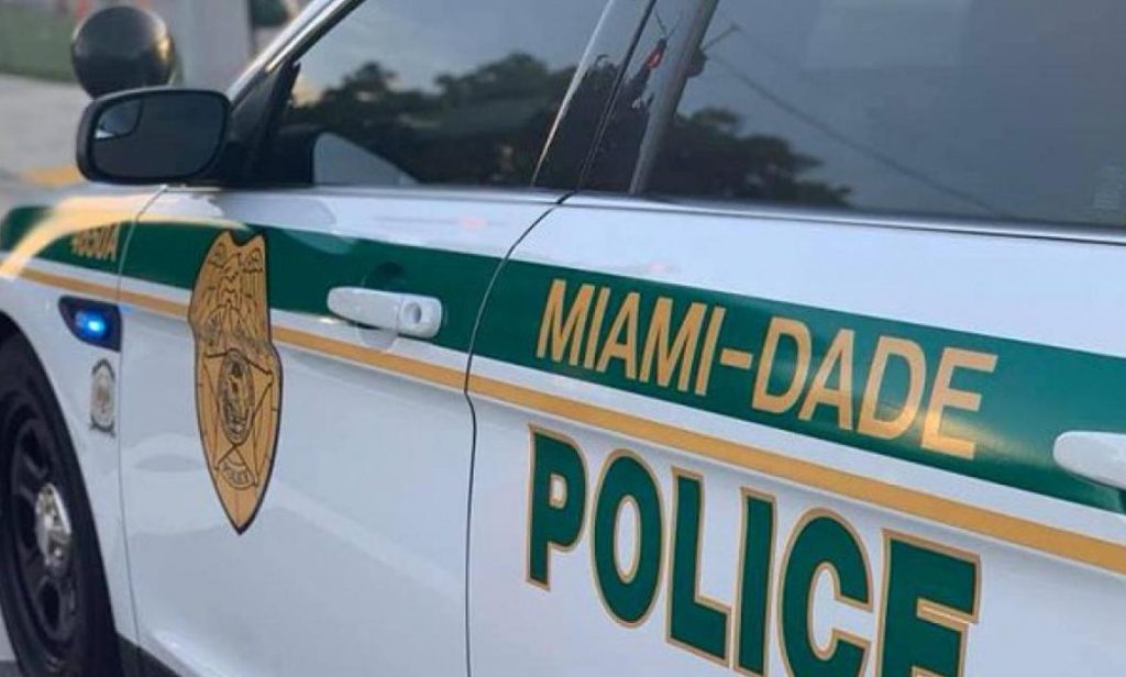 Un policía de EE.UU. mata a un hombre de 73 años que se negó a bajar el fusil
