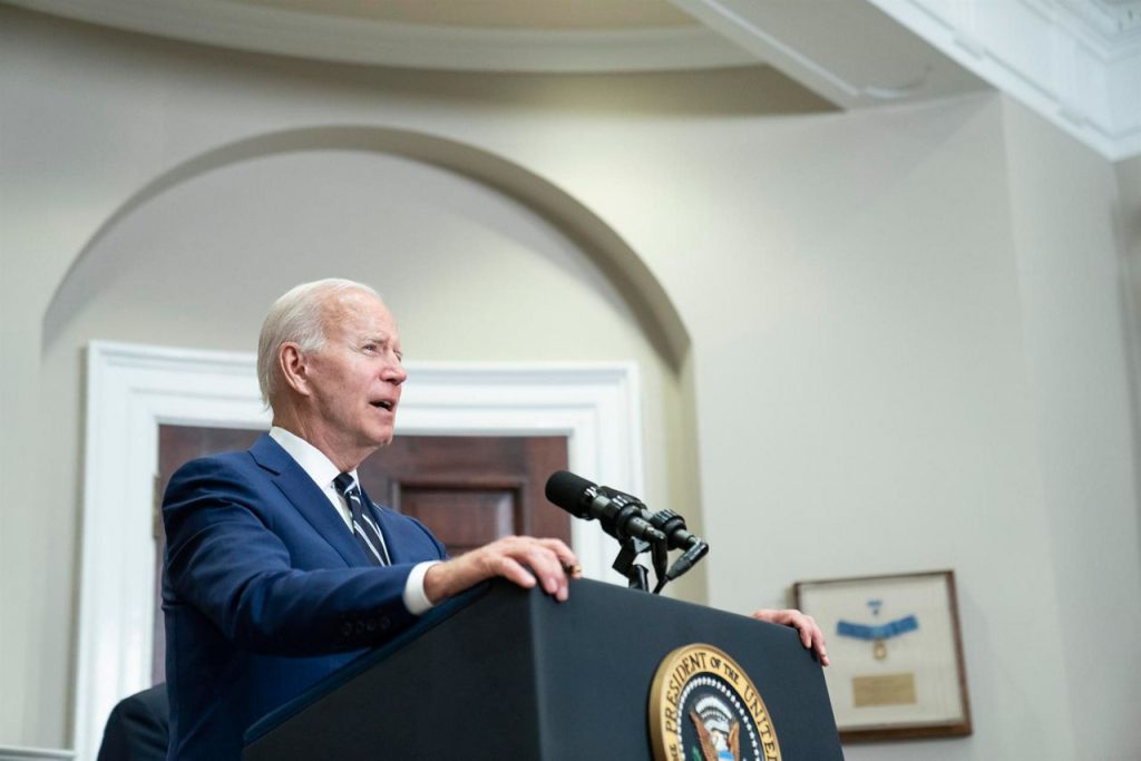Biden llama a Petro para felicitarle por su victoria electoral en Colombia