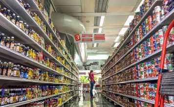 Gobierno y supermercados buscan fortalecer la economía del sector