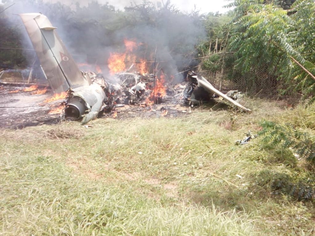 Cayó a tierra en Zulia avión de entrenamiento de la FANB: tripulantes heridos