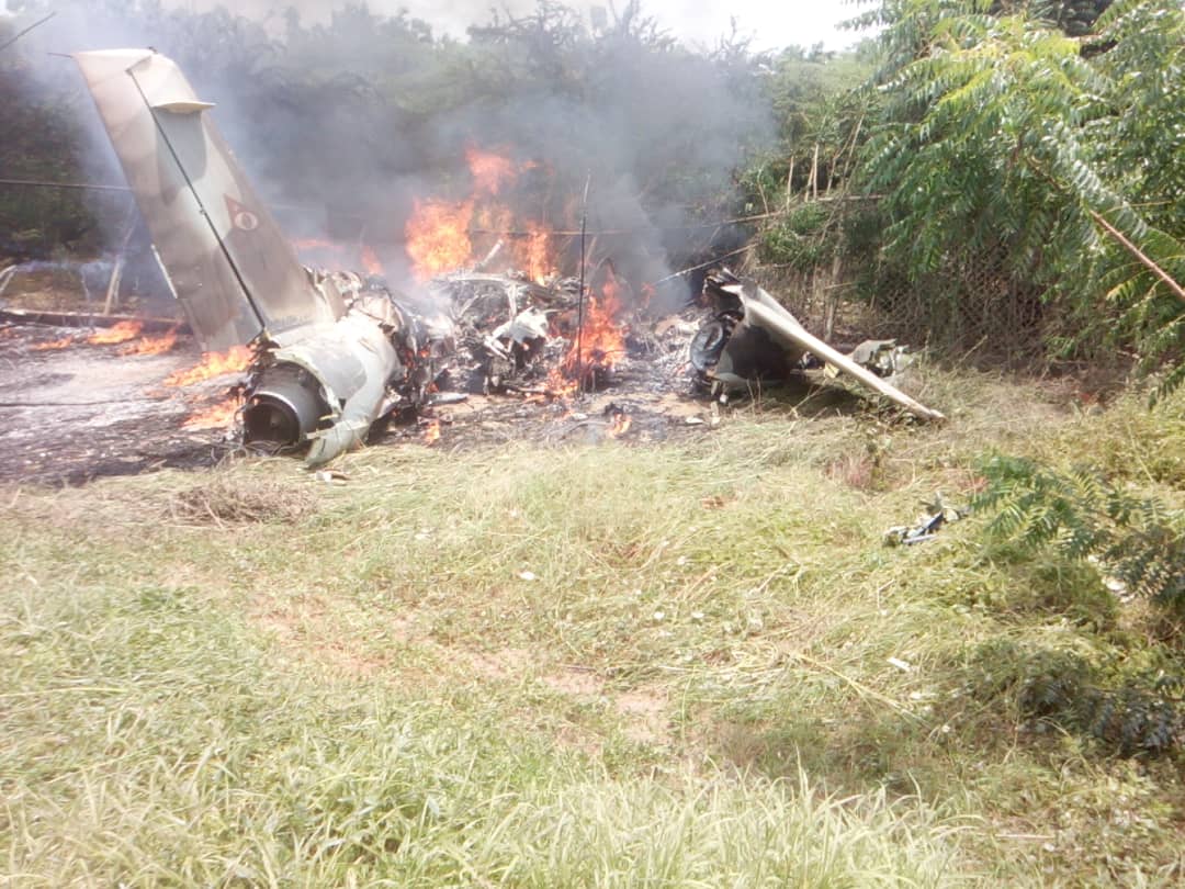 Cayó a tierra en Zulia avión de entrenamiento de la FANB: tripulantes heridos