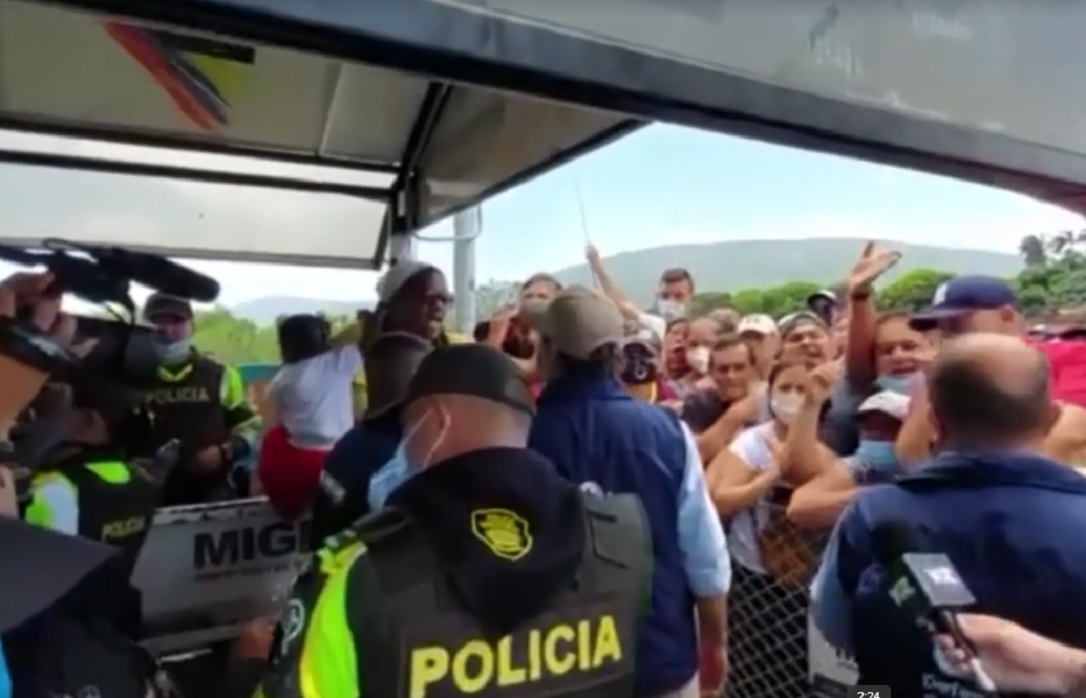 VOA: Colombianos en Venezuela temen que el modelo chavista se instale en su país