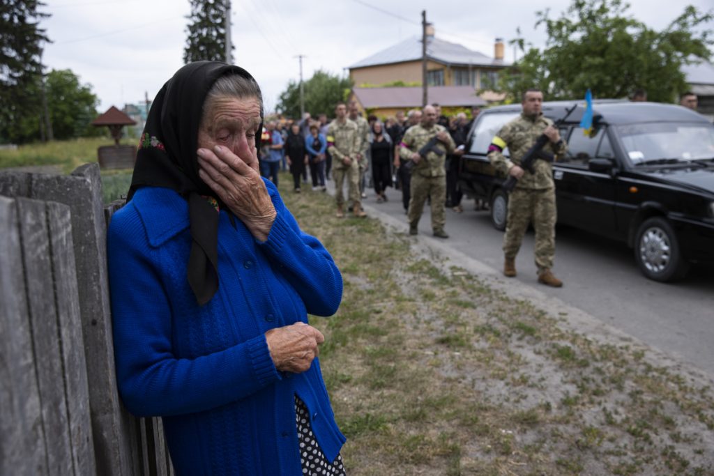 Ucrania reporta 10 mil soldados muertos