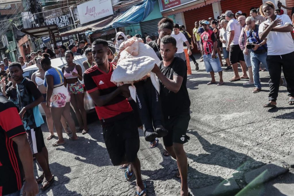 Suben a 18 los muertos en operativo policial en una favela de Río de Janeiro