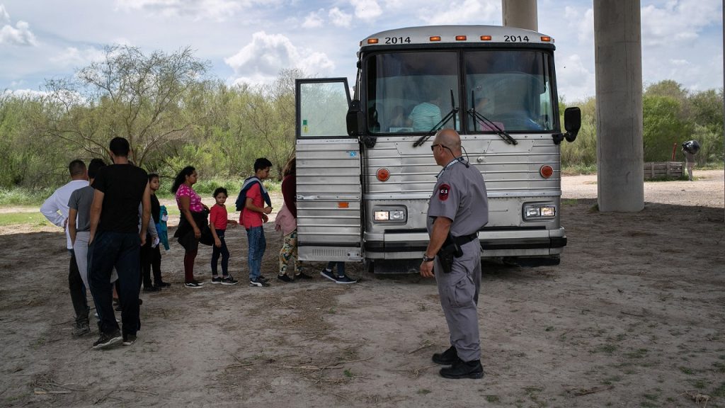 Nueva York pide ayuda por el aumento de demandantes de asilo de Latinoamérica