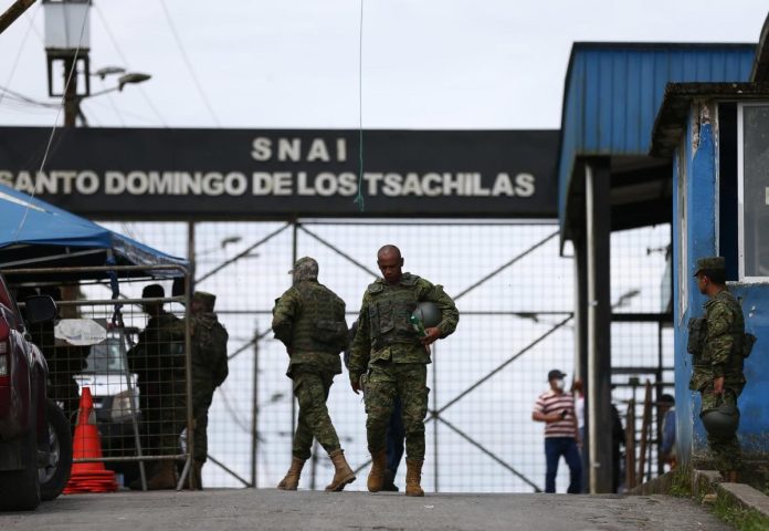 Al menos 13 muertos y dos heridos deja riña en una cárcel de Ecuador
