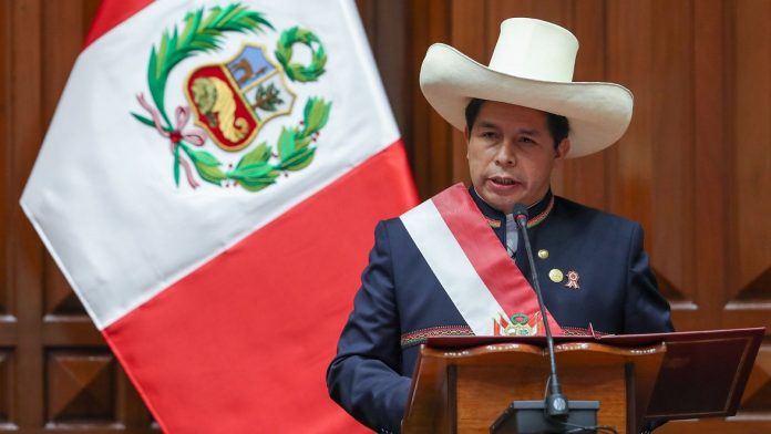 Presidente de Perú nombra sexto ministro del Interior en menos de un año