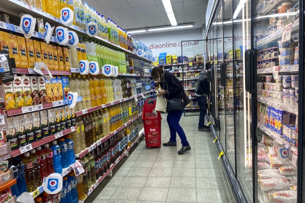 Se requieren 28,3 salarios mínimos para que una familia cubra sus gastos de alimentación