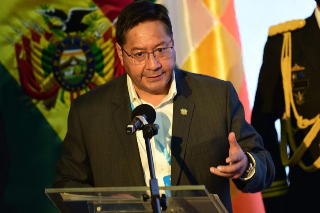 Boliviano Arce defiende a español Iglesias frente a supuesta campaña de desprestigio
