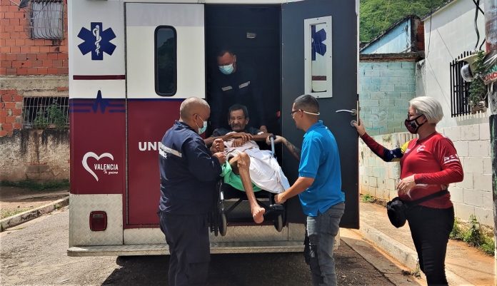 Alcaldía, oenegés y vecinos atendieron emergencia médica de abuelo en San Blas