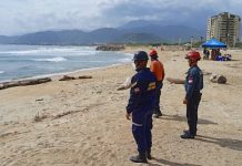 Autoridades activaron búsqueda de joven desaparecido en Playa Cumboto Norte