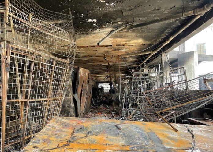 Incendio acabó con más de 250 comercios en Mercado de los Corotos de Caracas