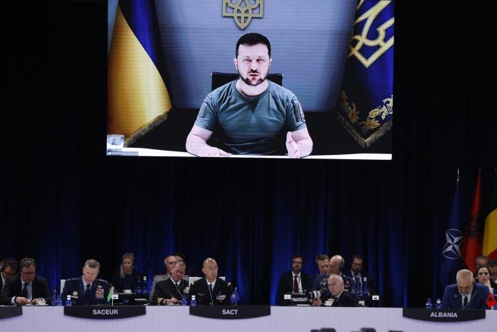 Zelenski considera un error que Ucrania siga fuera de la OTAN