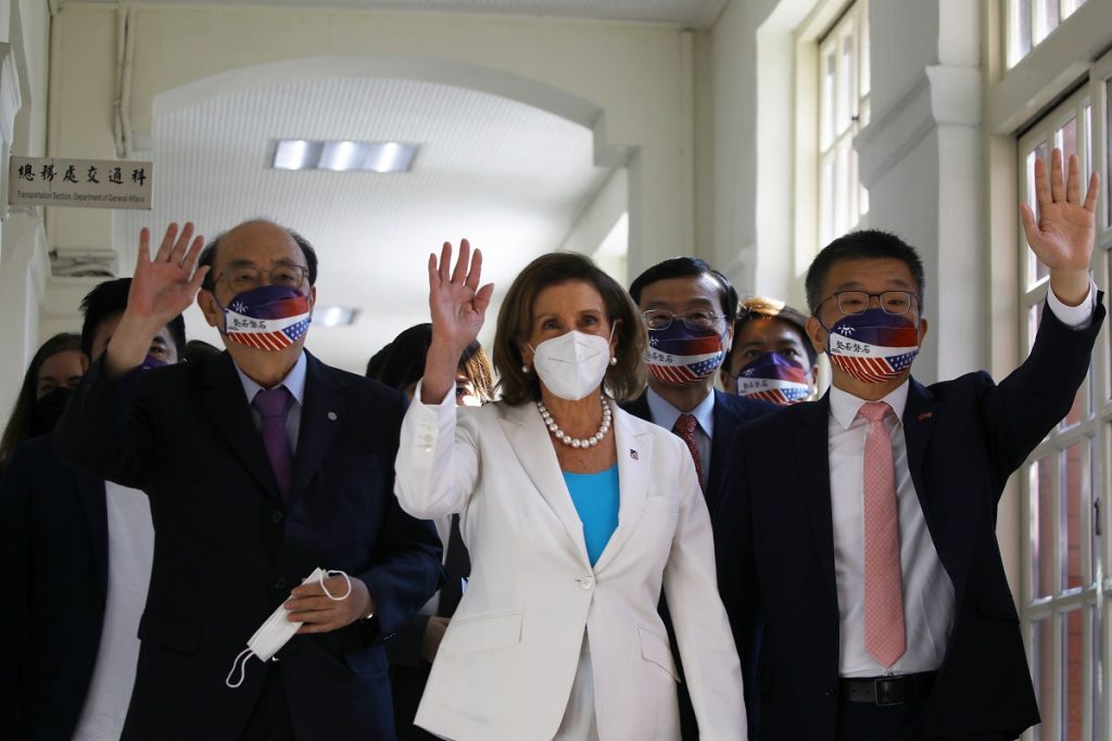 Pelosi inicia agenda en Taiwán con una visita al Legislativo
