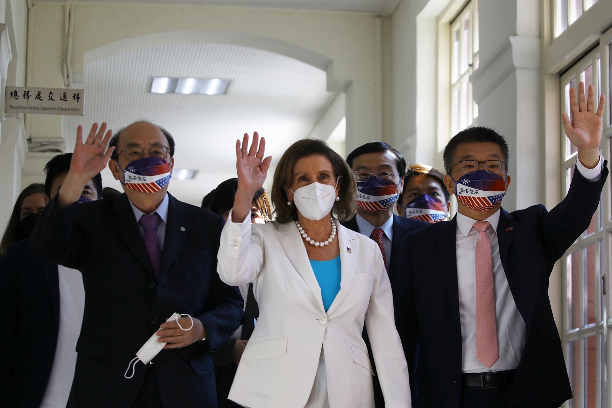Pelosi inicia agenda en Taiwán con una visita al Legislativo
