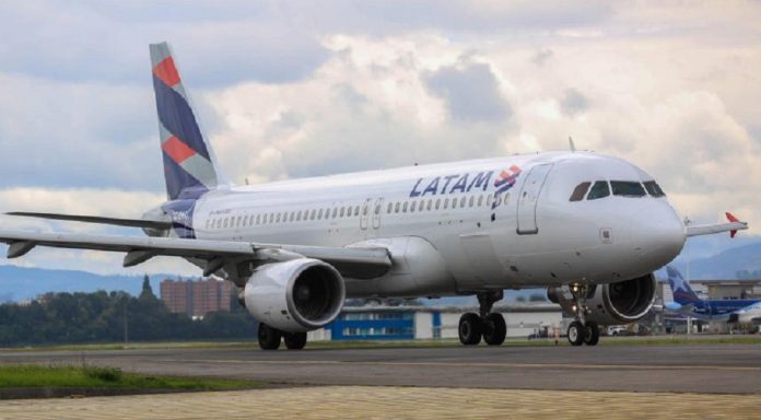 Tres aerolíneas aún esperan que INAC apruebe sus rutas aéreas desde Colombia