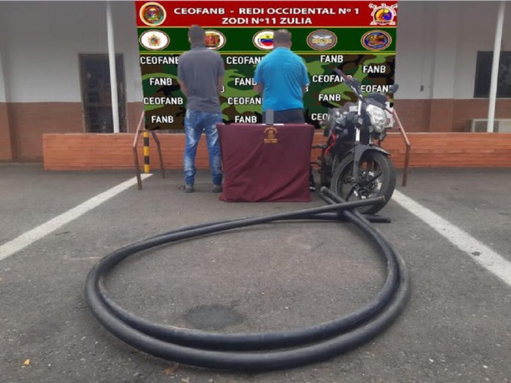 Militares detuvieron a dos hombres por cortar un cable submarino en Zulia