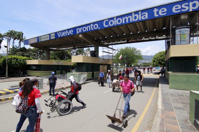 Ministro de Transporte colombiano asegura que Maduro asistirá a la reapertura de la frontera