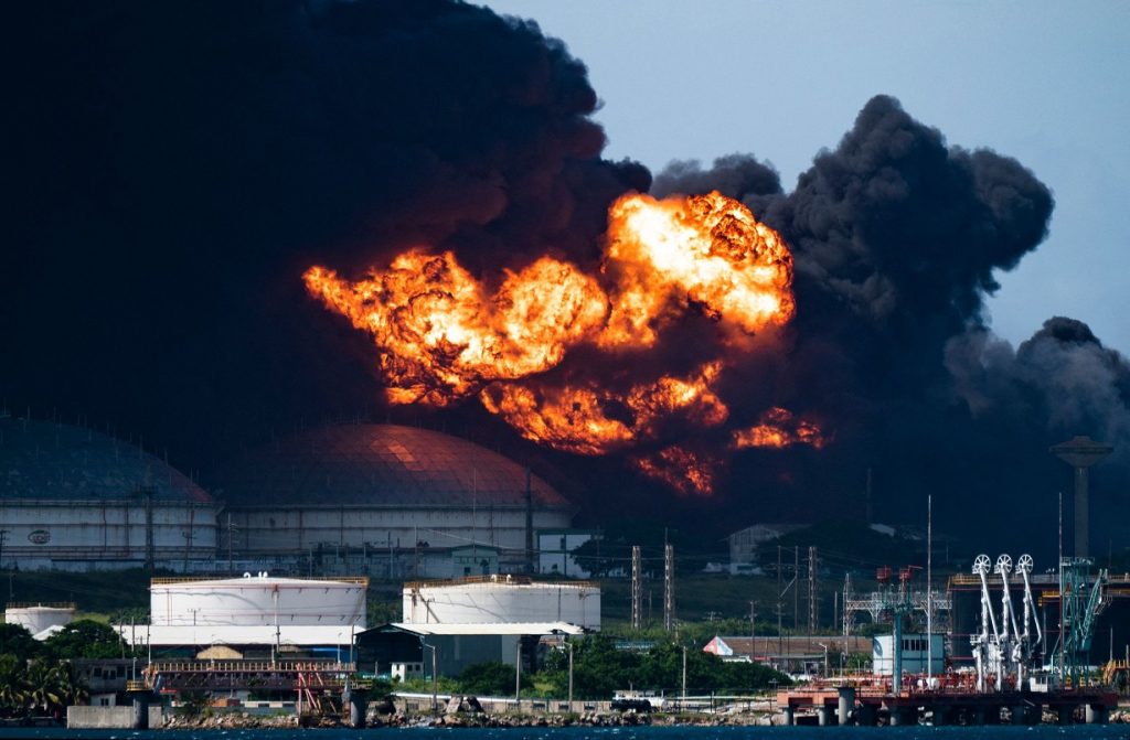 Reuters: Venezuela desvía cargamentos de crudo en Cuba mientras continúa el incendio
