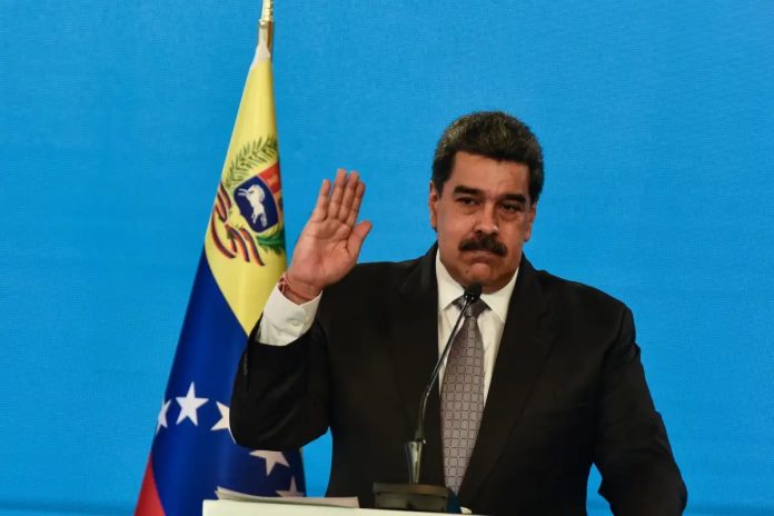 La Nación: Maduro ocupa el último lugar de aprobación de liderazgo en Latinoamerica