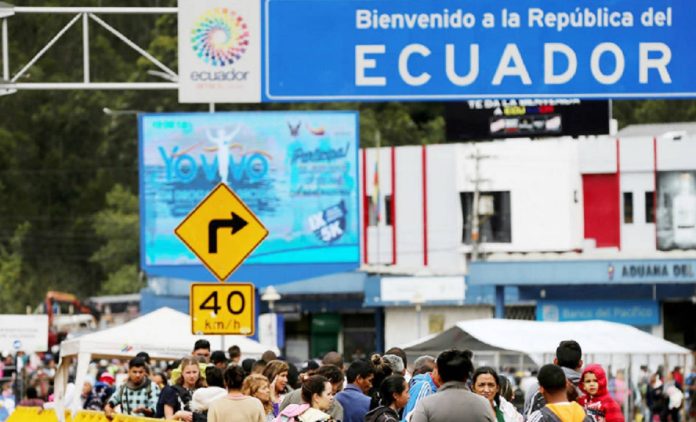 migrantes venezolanos podrán regularizarse en Ecuador