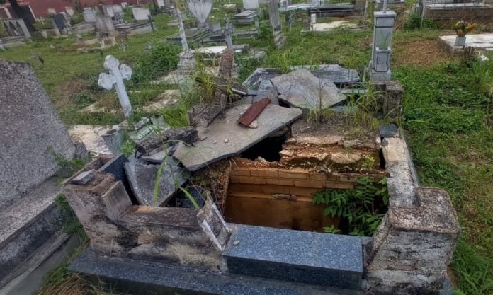 Denuncian profanación de tumbas en Cementerio Municipal de Valencia