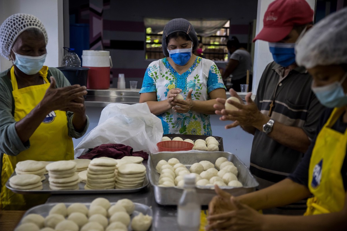 Venezolanos celebran el Día Mundial de la Arepa, su alimento insigne