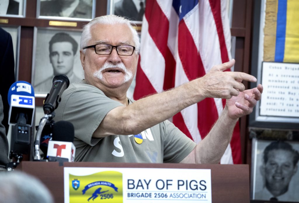 Walesa insta a luchadores por la libertad de Cuba buscar nuevas tácticas