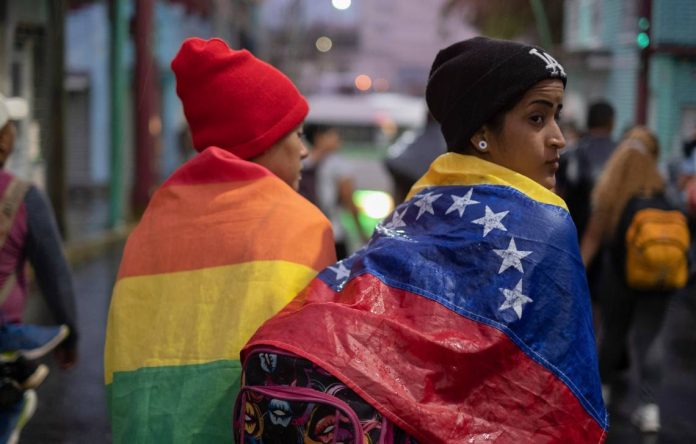 El Nuevo Herald: EE.UU. extendió automáticamente permisos de trabajo para venezolanos con TPS