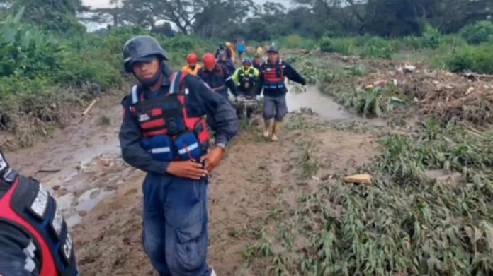 Suben a 12 los muertos tras una semana de fuertes lluvias en Venezuela