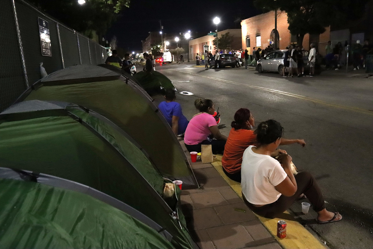Venezolanos saturan la frontera