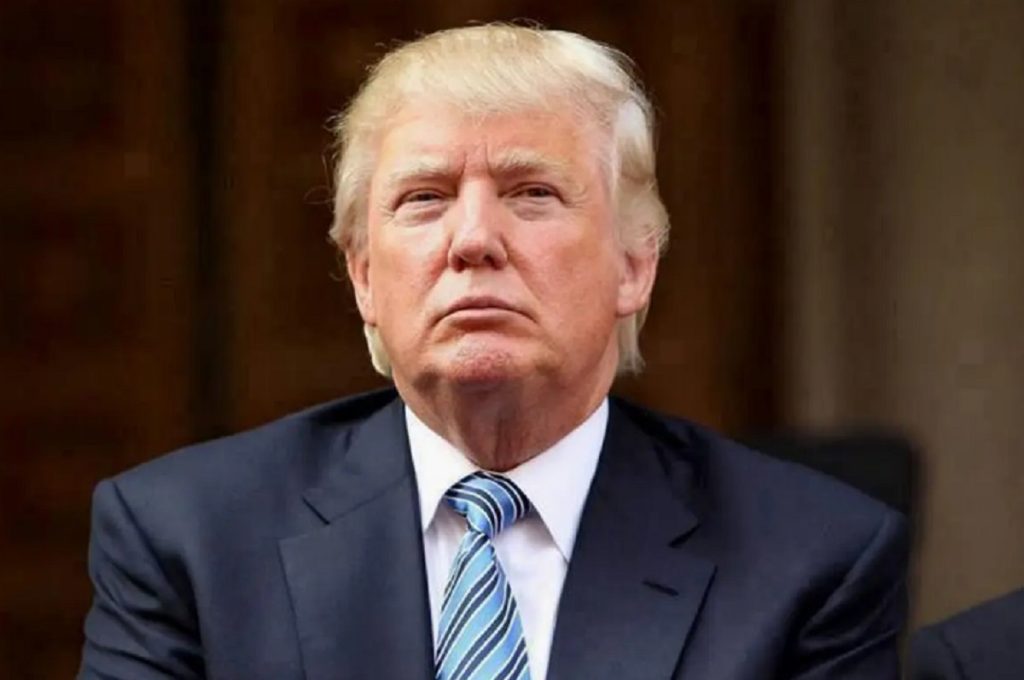 Seguir revisando los documentos de Trump