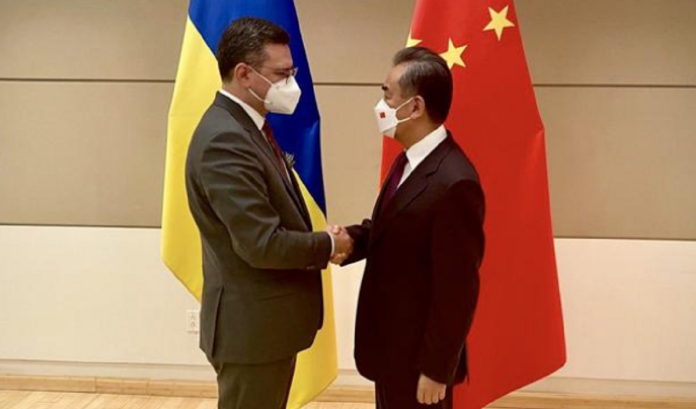 China transmite a Ucrania apoyo