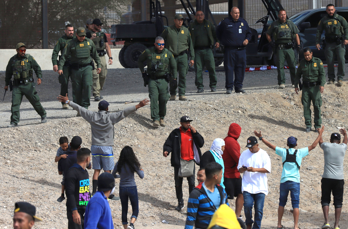 Agentes dispararon balas de goma contra migrantes venezolanos en frontera México-EE.UU.