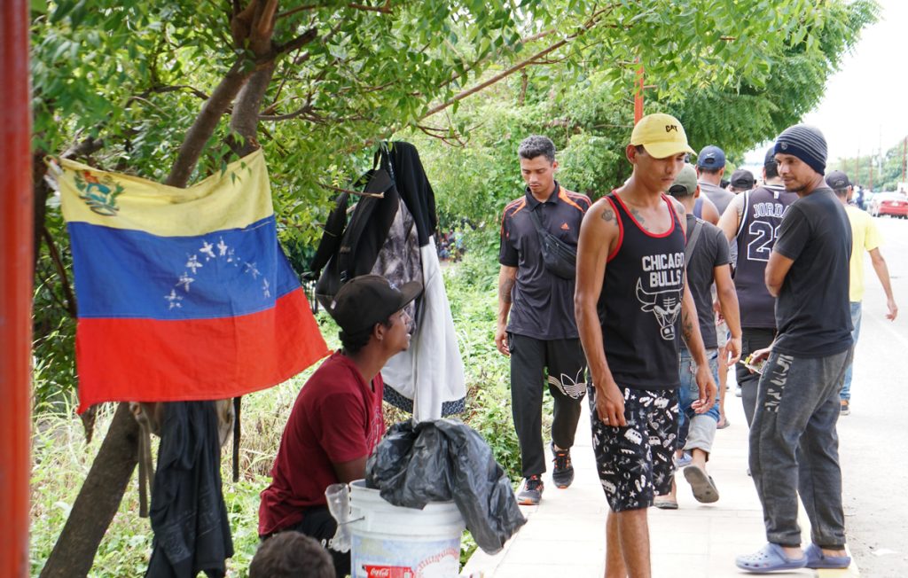 Venezolanos quedan a la deriva en el sur mexicano por nuevo plan migratorio