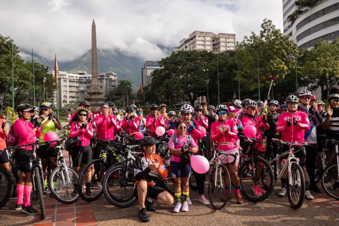 Oenegés resaltan lucha de las venezolanas contra el cáncer de mama entre grandes carencias