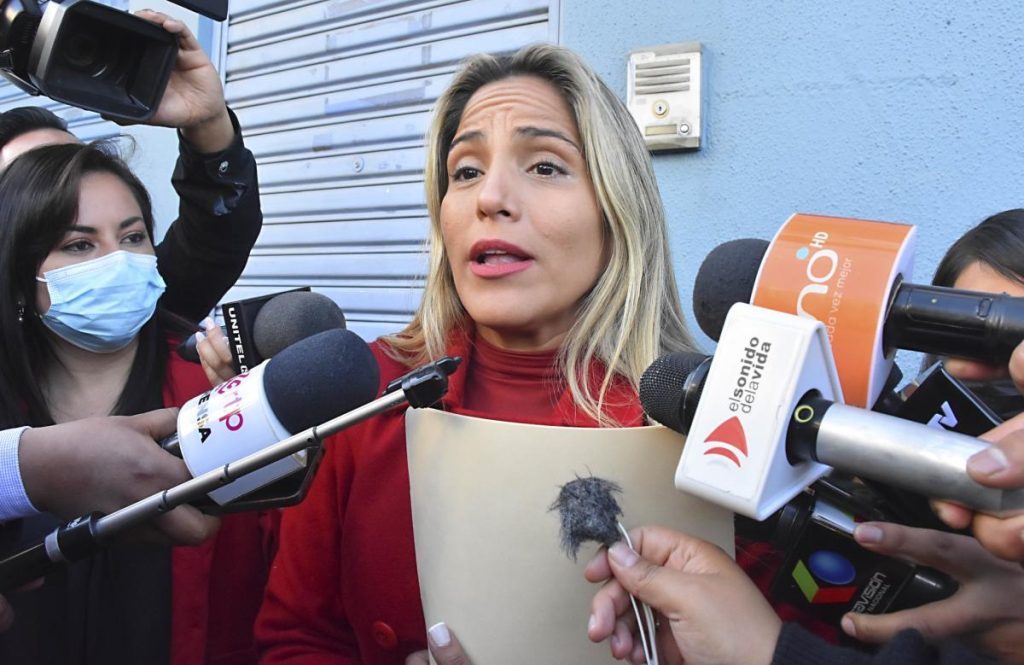 Hija de Áñez le pide al nuevo defensor del Pueblo revisar el caso de su madre